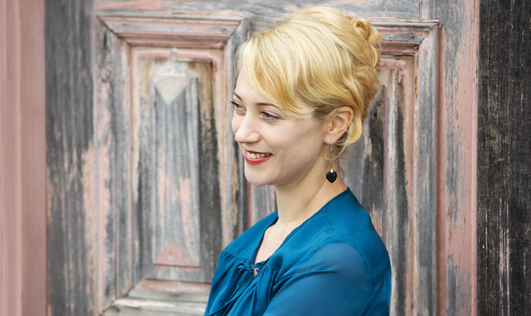 Dr Meg Mundell
